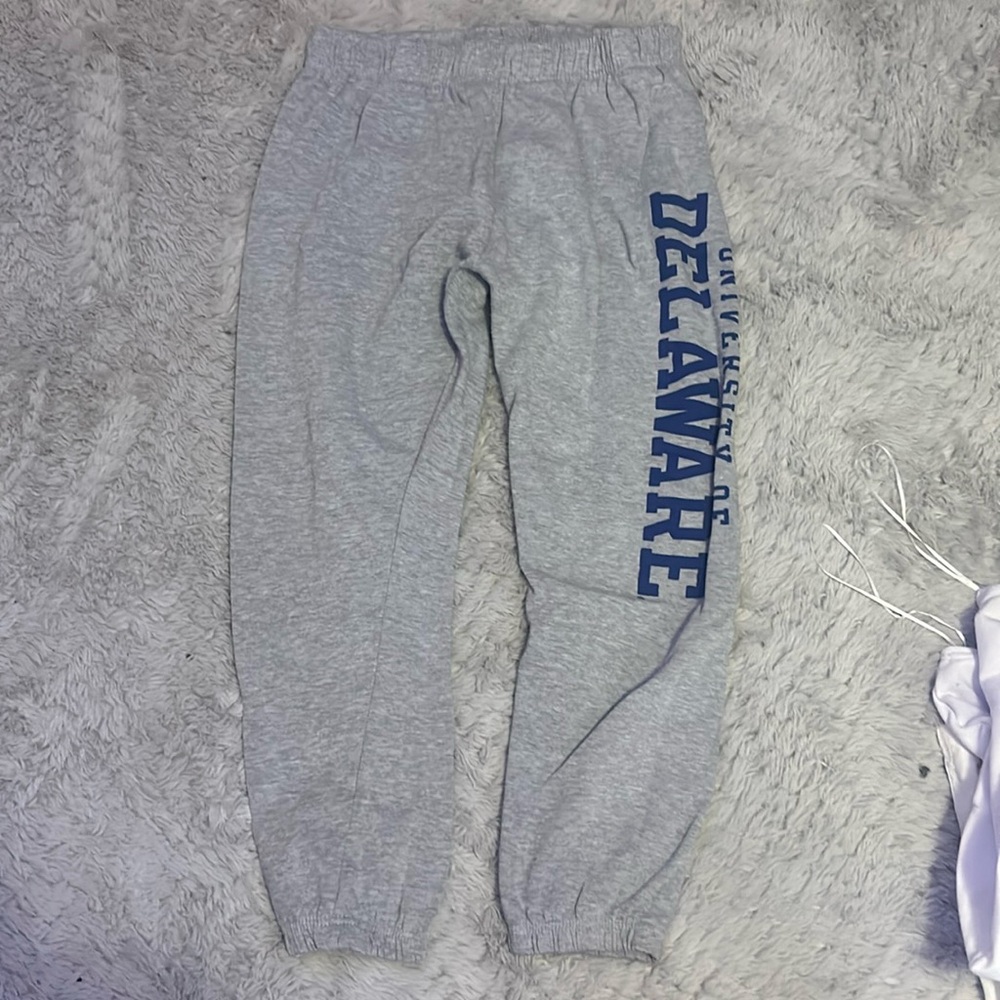 university of delaware grey sweatpants size S